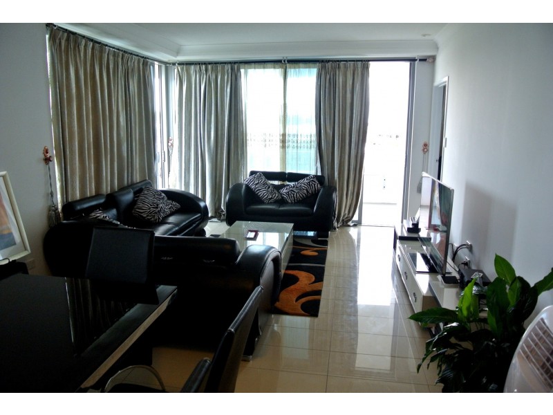 206/15 Compass Drive, Biggera Waters QLD 4216