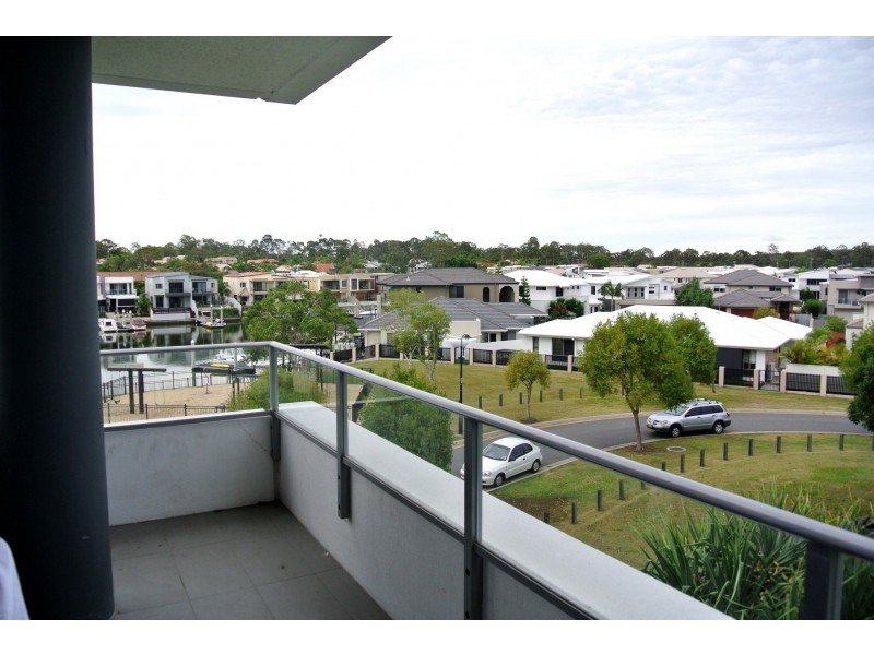 206/15 Compass Drive, Biggera Waters QLD 4216
