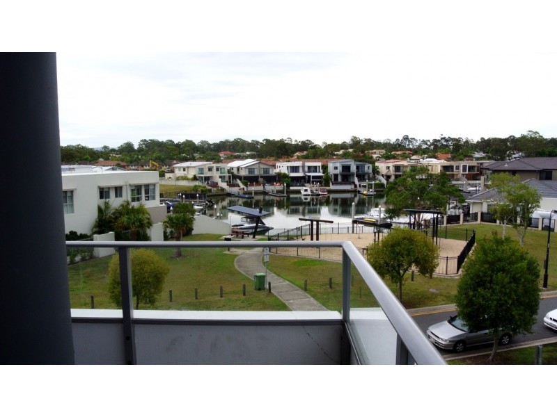 206/15 Compass Drive, Biggera Waters QLD 4216
