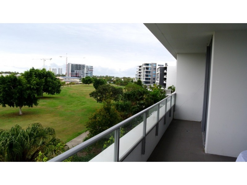206/15 Compass Drive, Biggera Waters QLD 4216