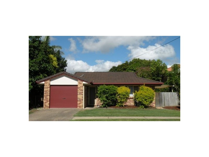 2/2 MIDDLE STREET, Labrador QLD 4215