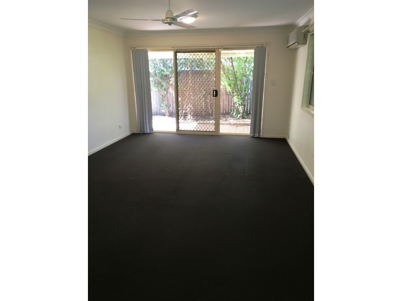 2/2 MIDDLE STREET, Labrador QLD 4215