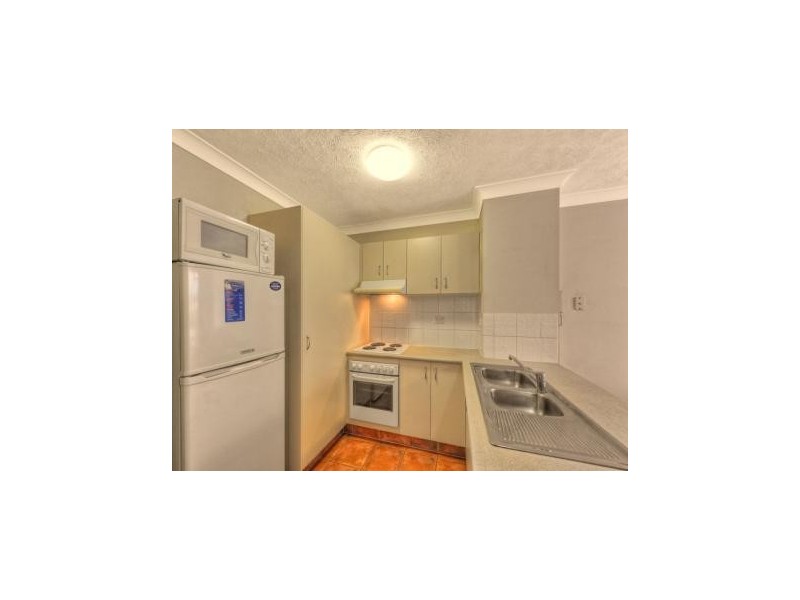 7/217 Scarborough Street, Southport QLD 4215