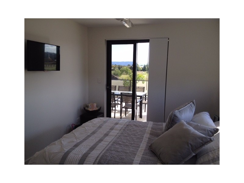 2/14 Pendraat Parade, Hope Island QLD 4212