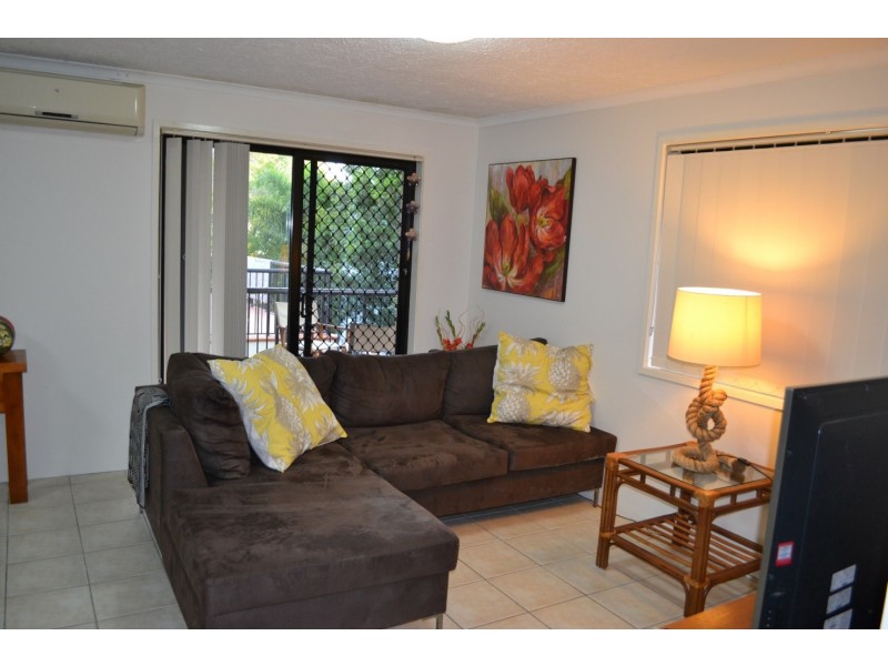 4/9 Bright Avenue, Labrador QLD 4215