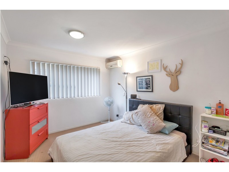 6/131 Muir Street, Labrador QLD 4215