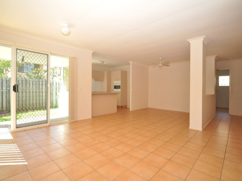 12 Oxbridge Chase, Arundel QLD 4214