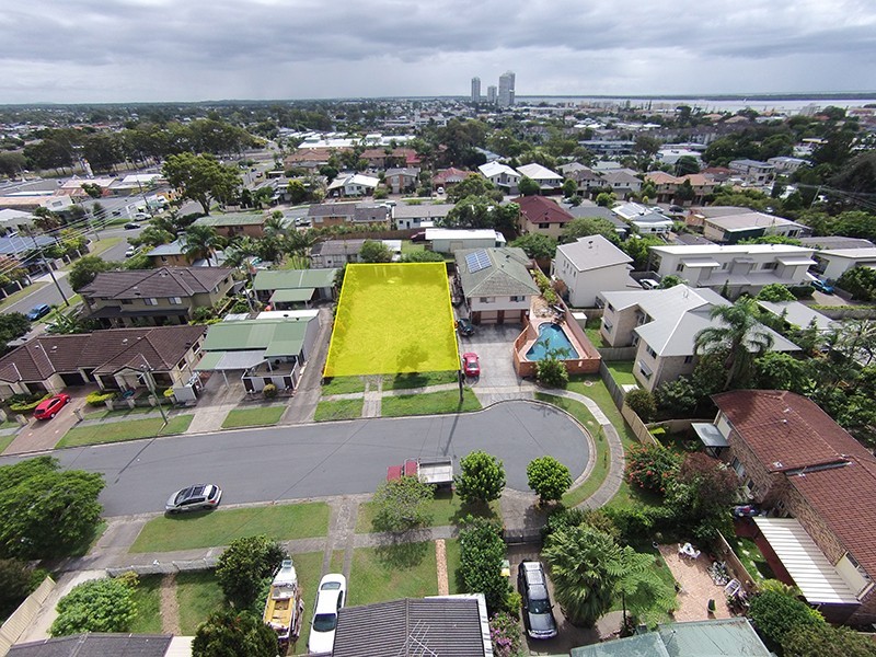 6 Kenmar Street, Labrador QLD 4215