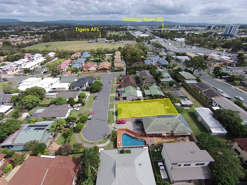 6 Kenmar Street, Labrador QLD 4215