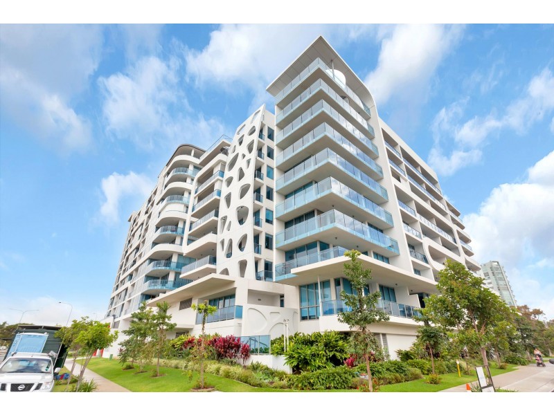 609/20 Labrador Street, Labrador QLD 4215