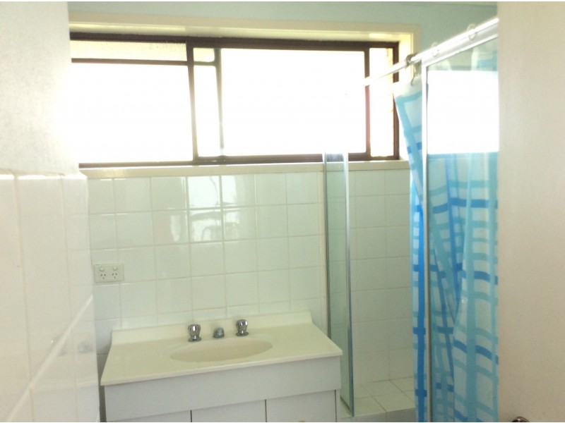 4/3 Robert Street, Labrador QLD 4215