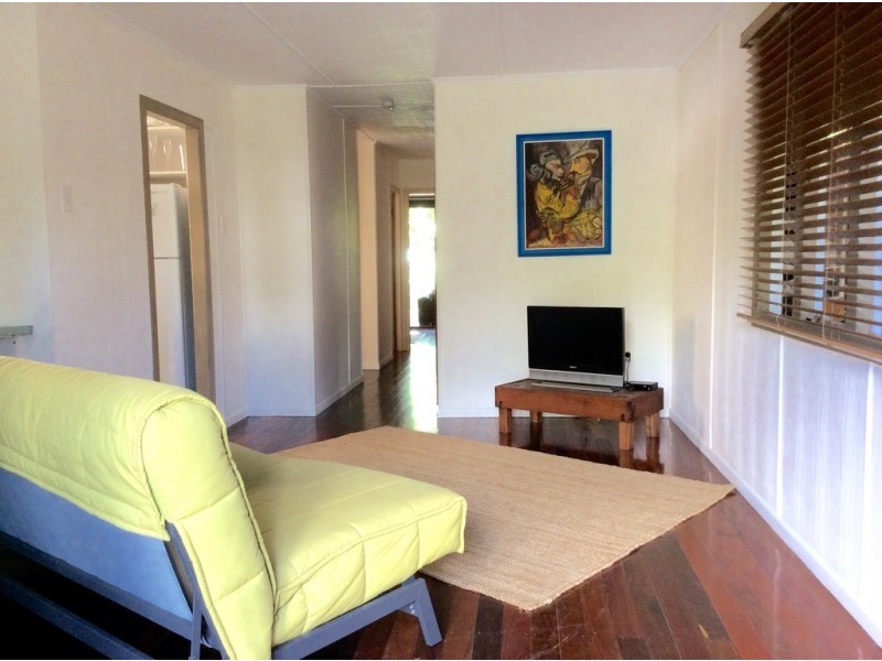19 Baker Avenue, Labrador QLD 4215
