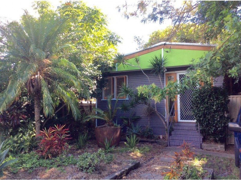 19 Baker Avenue, Labrador QLD 4215