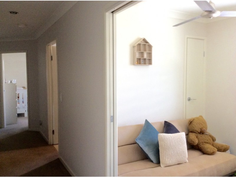 2/5A Ashton Street, Labrador QLD 4215