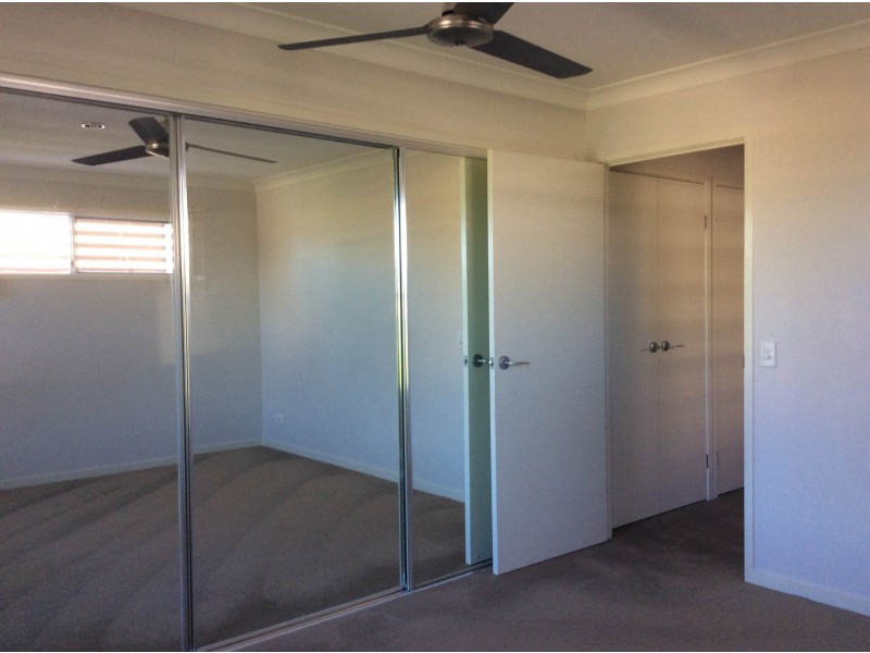 2/5A Ashton Street, Labrador QLD 4215