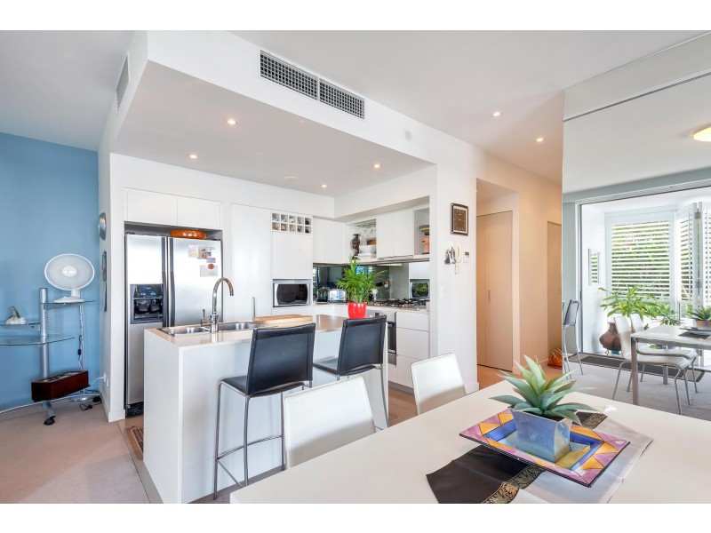 1006/438 Marine Parade, Biggera Waters QLD 4216