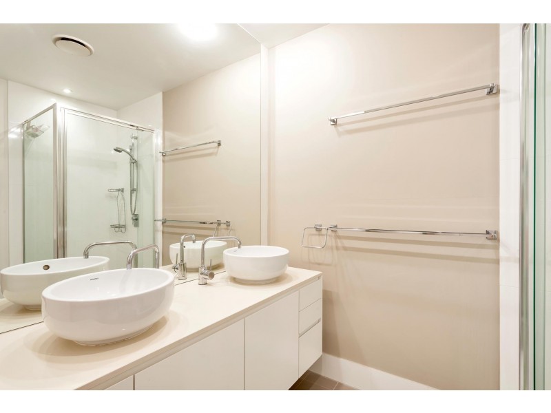 1006/438 Marine Parade, Biggera Waters QLD 4216