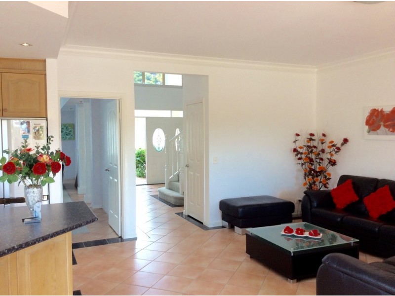 Clear Island Waters QLD 4226