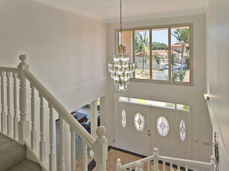 Clear Island Waters QLD 4226