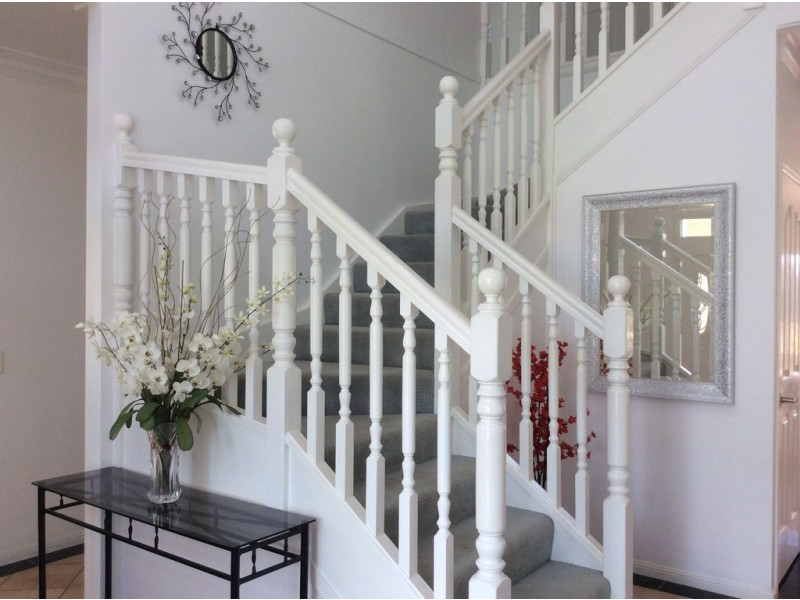 Clear Island Waters QLD 4226