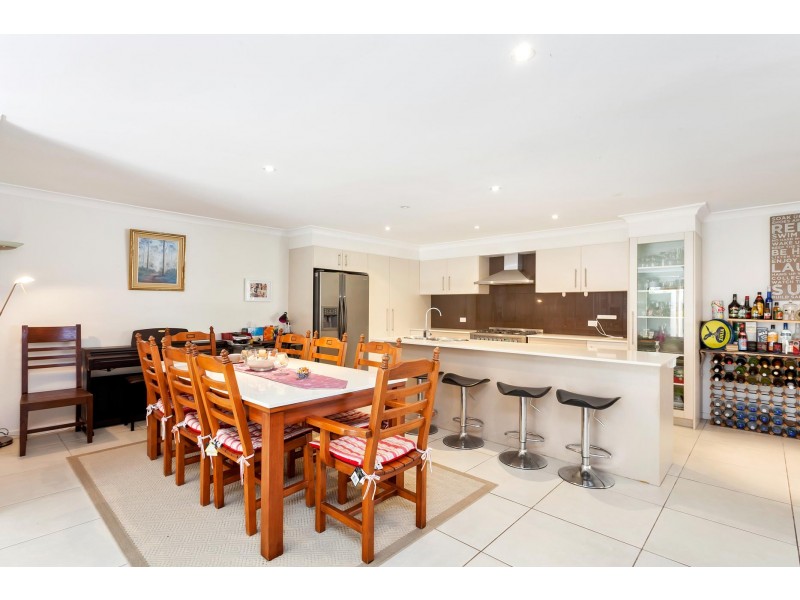 5 Matthew Flinders Drive, Hollywell QLD 4216