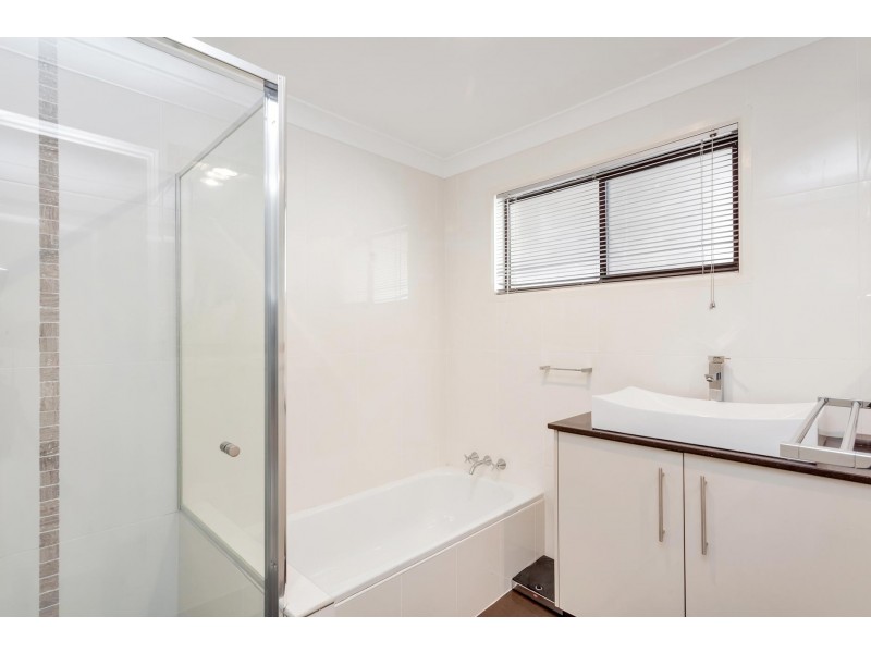 5 Matthew Flinders Drive, Hollywell QLD 4216