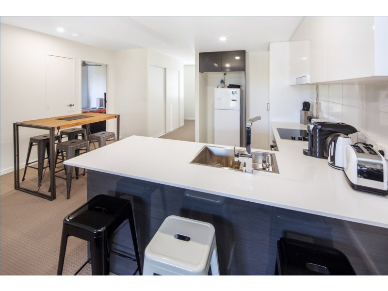 201/35 Halcyon Way, Hope Island QLD 4212