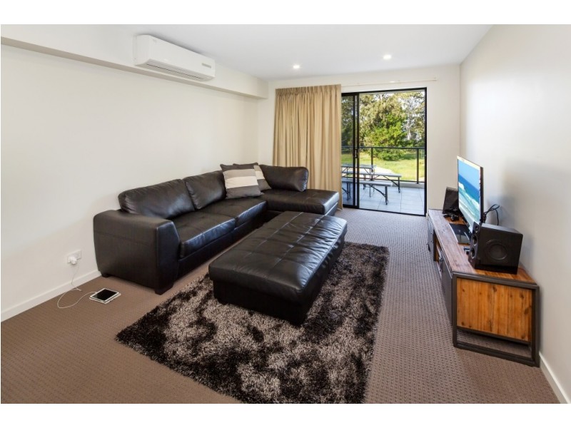 201/35 Halcyon Way, Hope Island QLD 4212