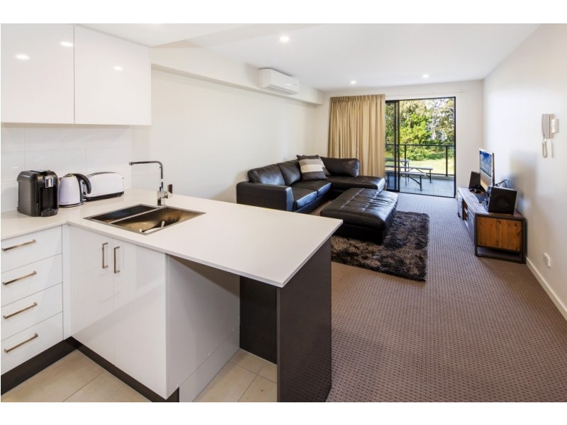 201/35 Halcyon Way, Hope Island QLD 4212