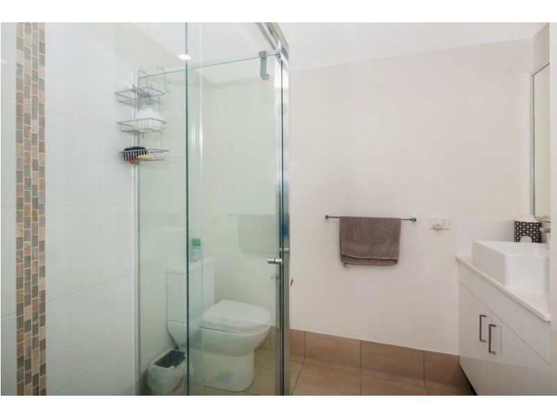 201/35 Halcyon Way, Hope Island QLD 4212