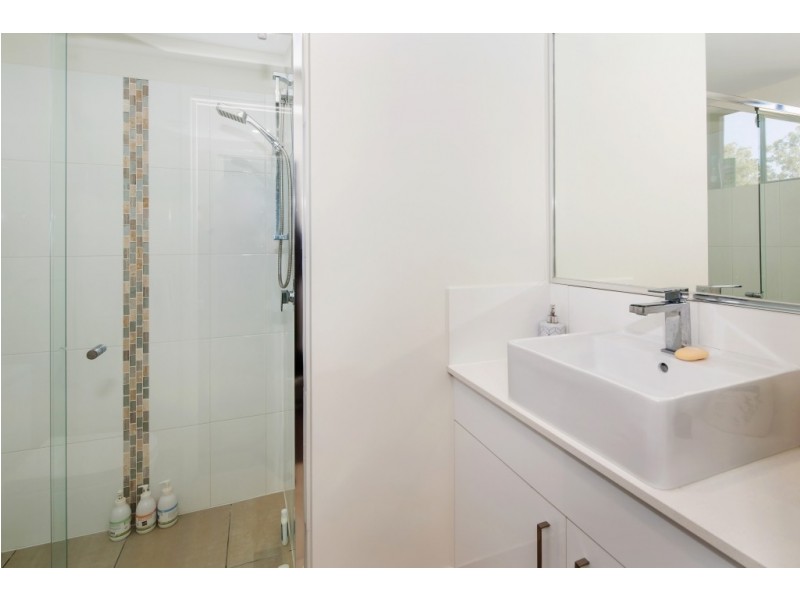 201/35 Halcyon Way, Hope Island QLD 4212