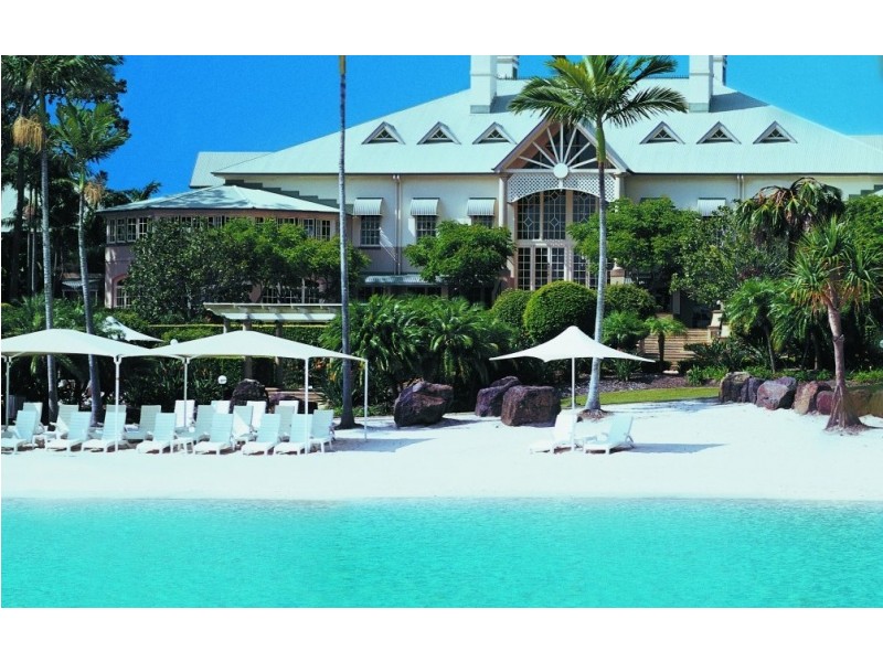 201/35 Halcyon Way, Hope Island QLD 4212