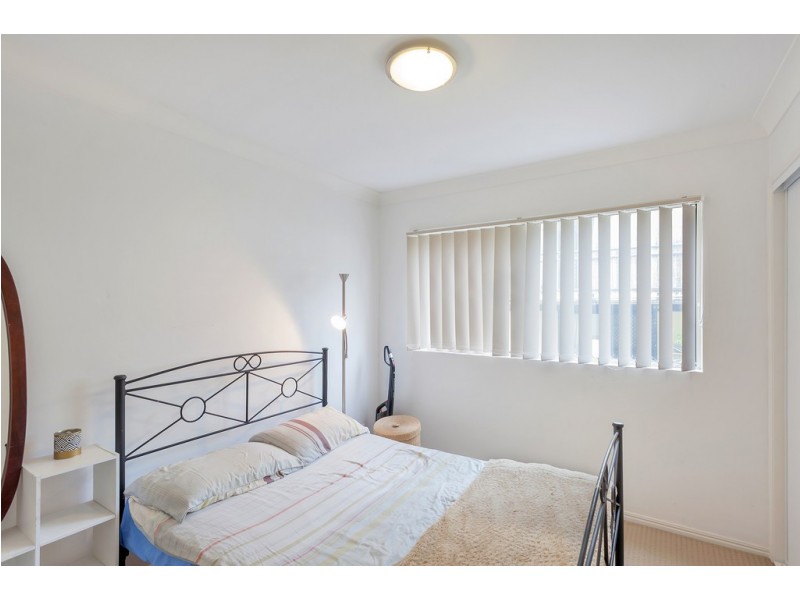 6/131 Muir Street, Labrador QLD 4215