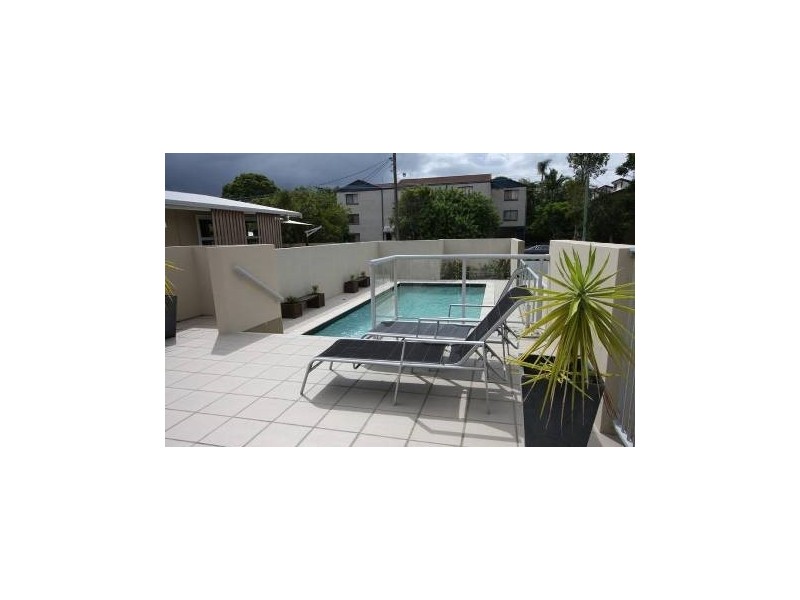 16/8-12 Proud Street, Labrador QLD 4215