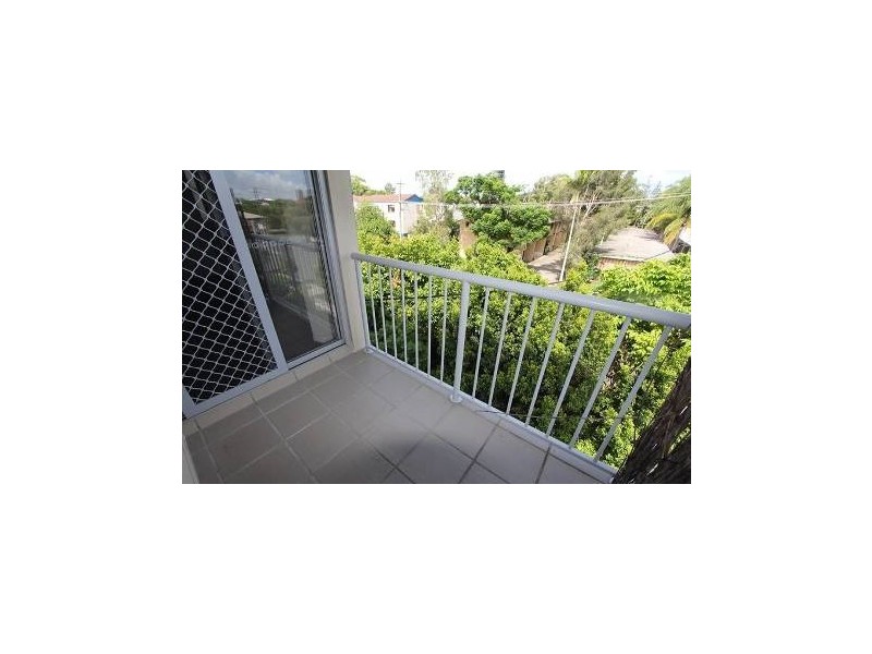 16/8-12 Proud Street, Labrador QLD 4215