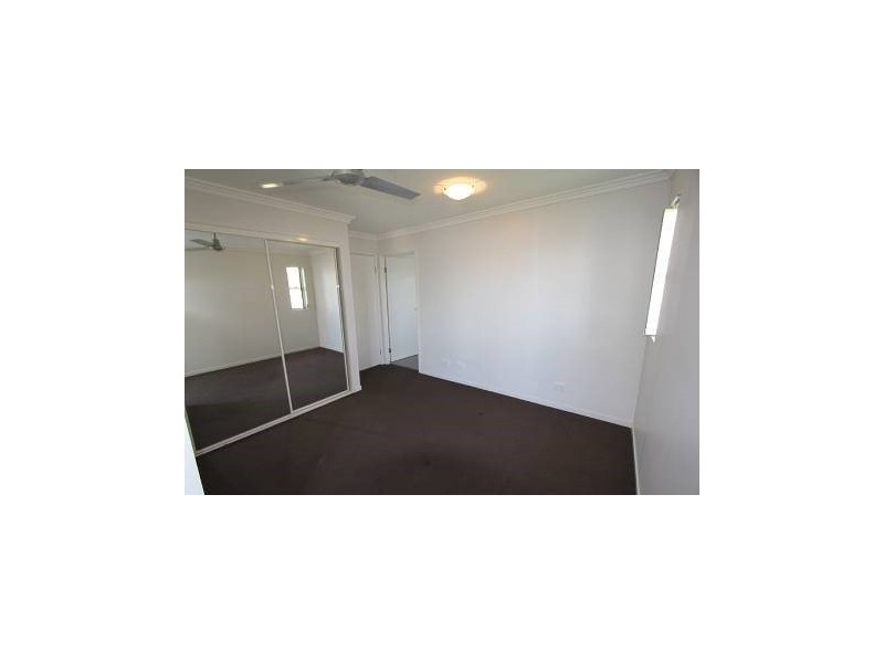 16/8-12 Proud Street, Labrador QLD 4215