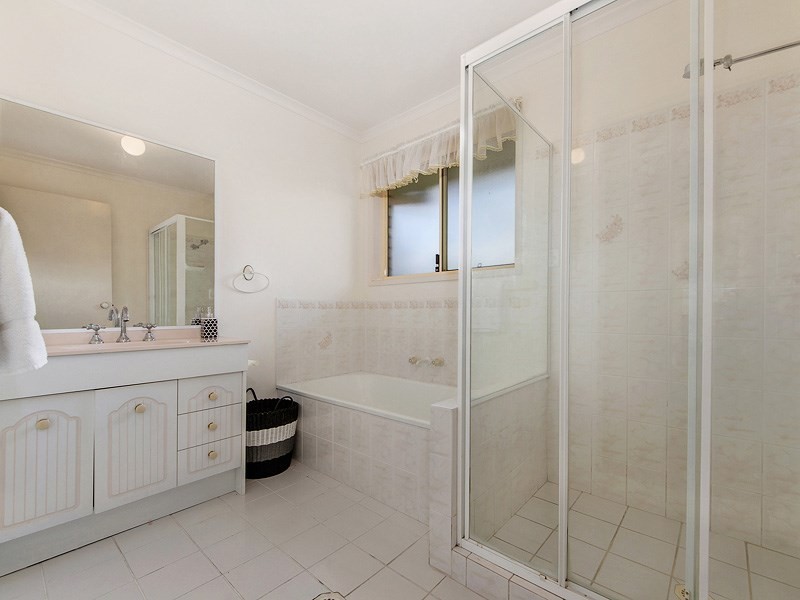 49 Cootharaba Drive, Helensvale QLD 4212