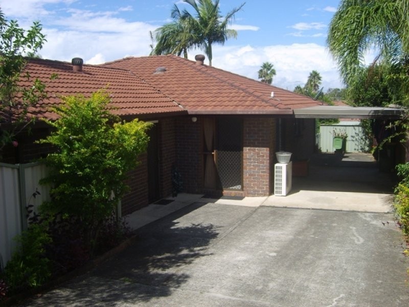 1/179 Olsen Avenue, Labrador QLD 4215