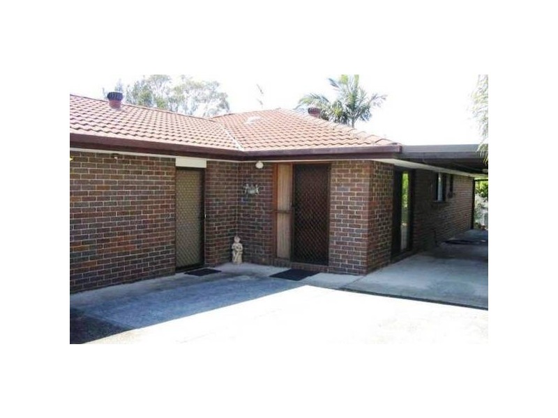 1/179 Olsen Avenue, Labrador QLD 4215