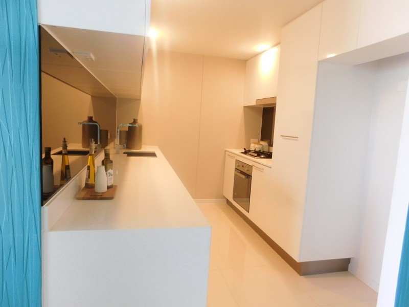 2709/5 Harbour Side Court, Biggera Waters QLD 4216