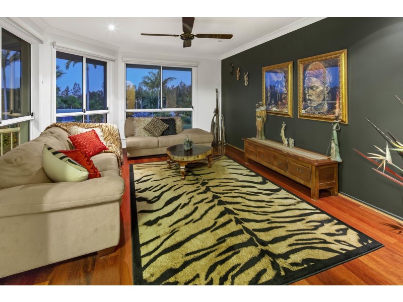 31 Hastings Crescent, Carrara QLD 4211