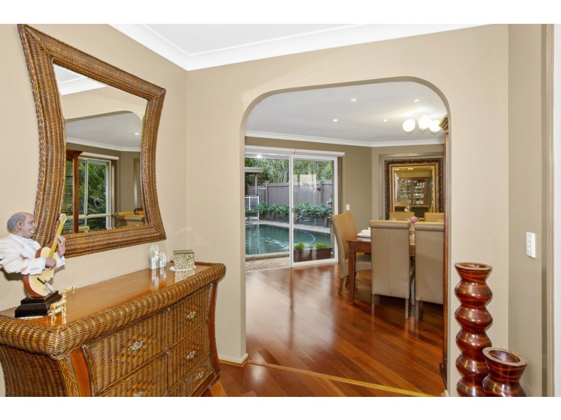 31 Hastings Crescent, Carrara QLD 4211