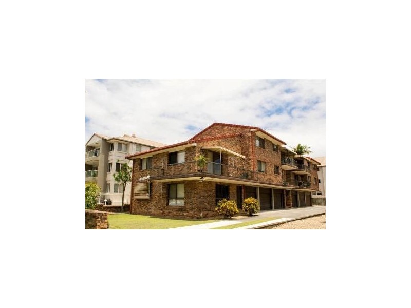 2/76 Brighton Street, Labrador QLD 4215