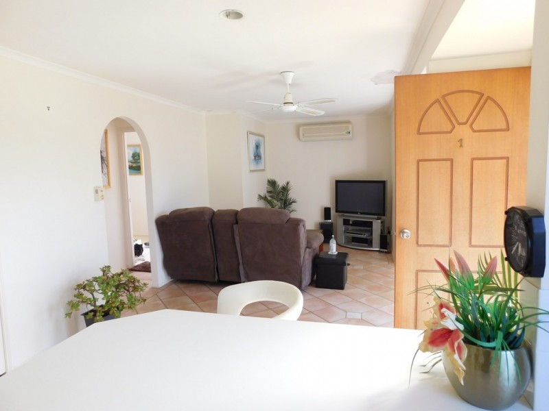 1 / 3 Stephanie Court, Labrador QLD 4215