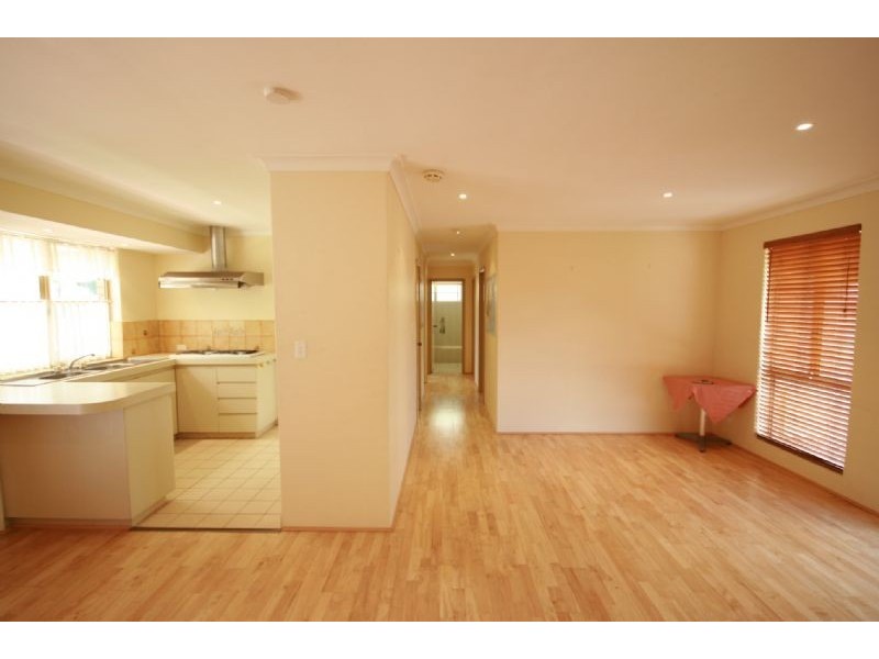 unit 2 / 56 Ivanhoe Street, Bassendean WA 6054