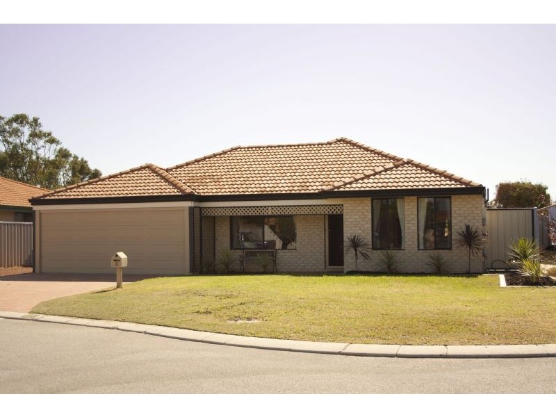 18 Gentle Circle, South Guildford WA 6055
