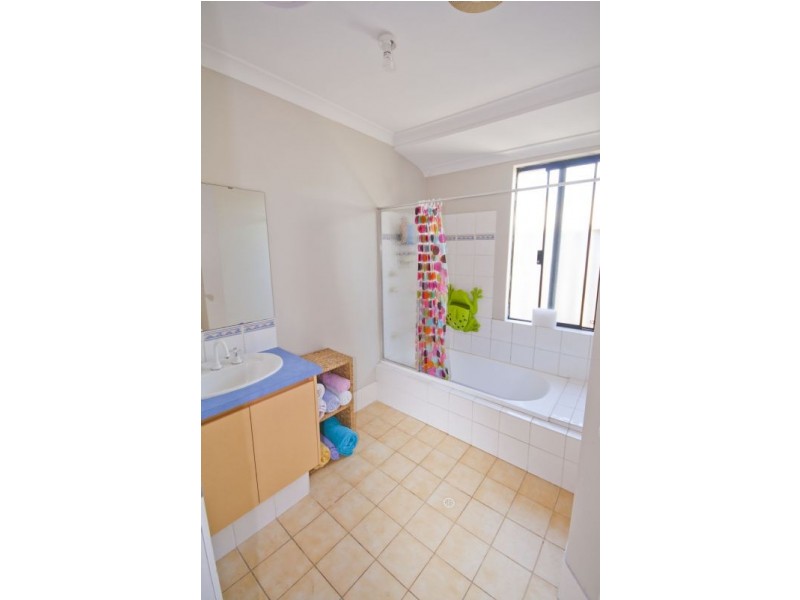 18 Gentle Circle, South Guildford WA 6055