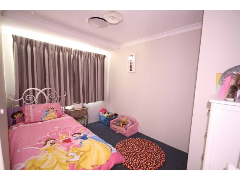 18 Gentle Circle, South Guildford WA 6055