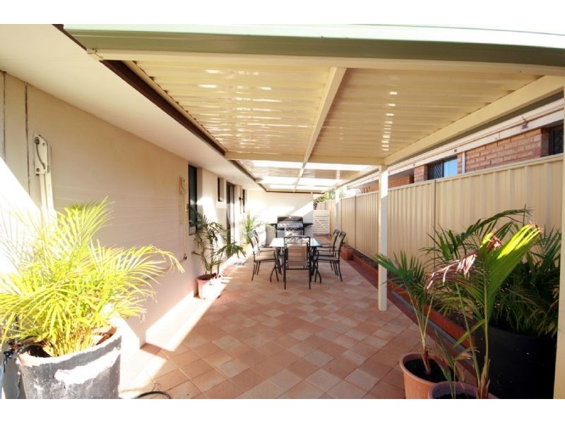 28 Blackthorn Road, Eden Hill WA 6054