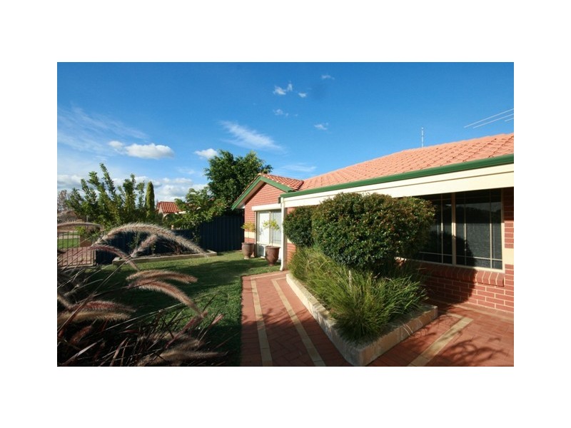 23 Beenan Elbow, South Guildford WA 6055
